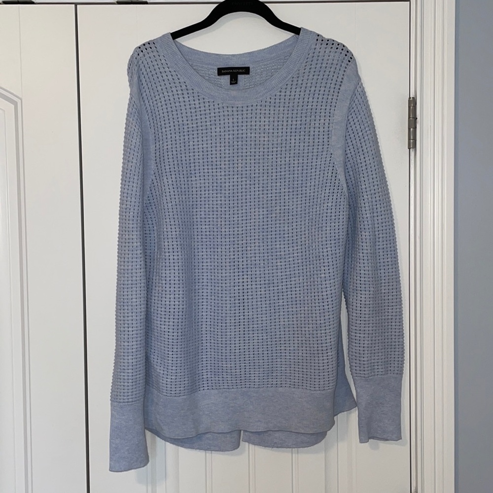 Banana Republic Women’s Blue Sweater - size large